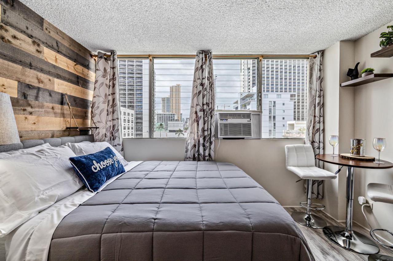 Modern Waikiki Condo Perfect For Beach Getaway! 檀香山 外观 照片