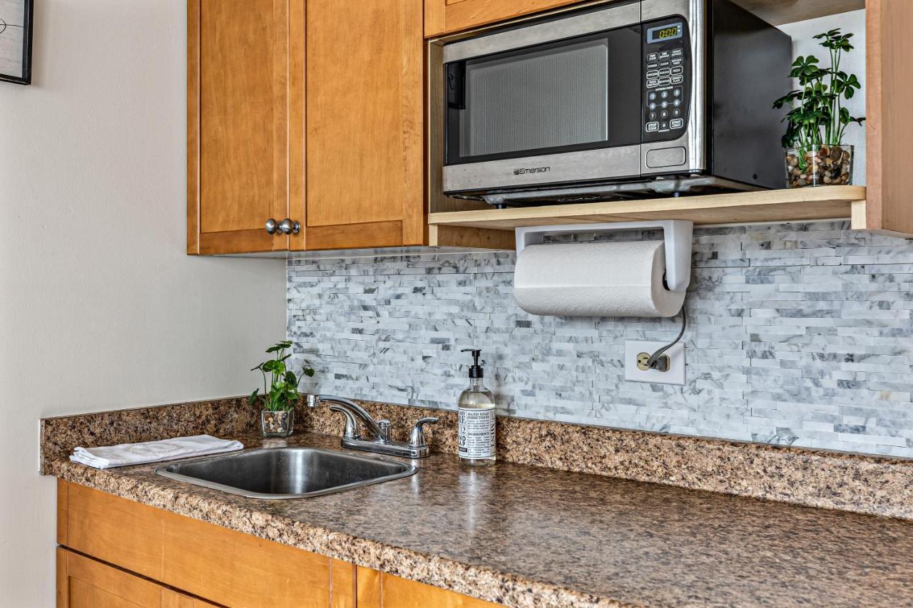 Modern Waikiki Condo Perfect For Beach Getaway! 檀香山 外观 照片